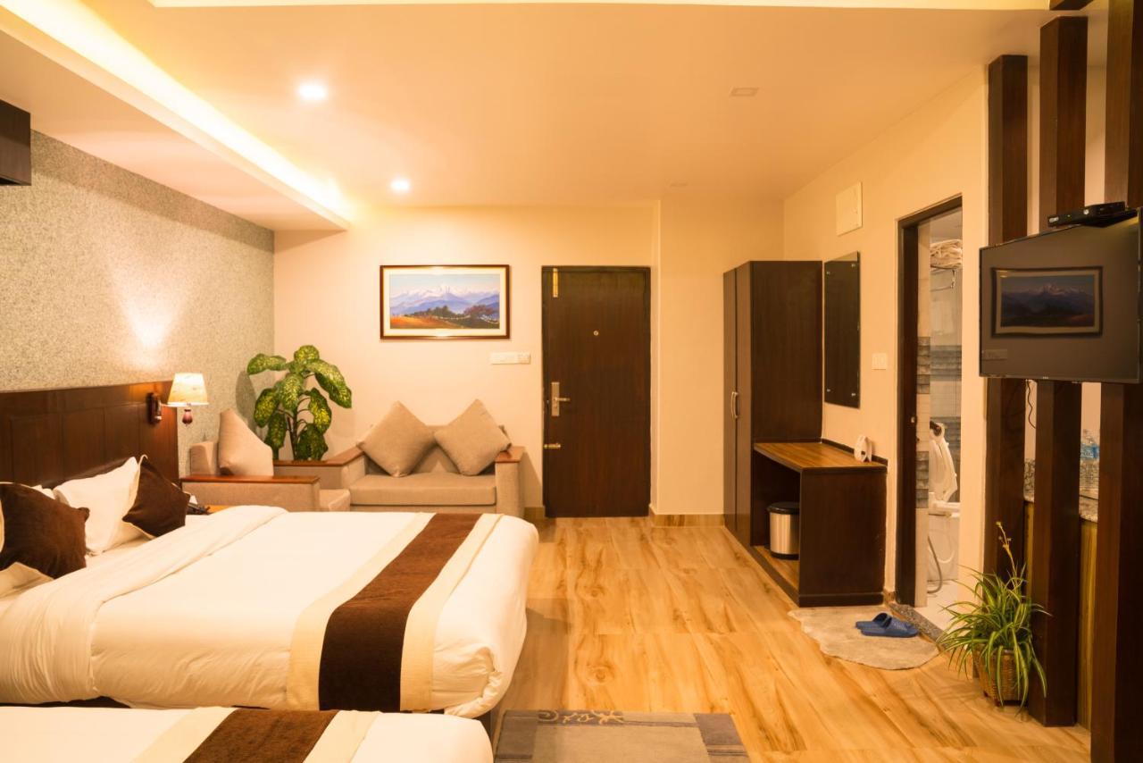 Hotel Shaara Pokhara Zewnętrze zdjęcie